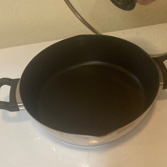 Ultrex 11 inch cooking pot with lid - Picture 2 of 5